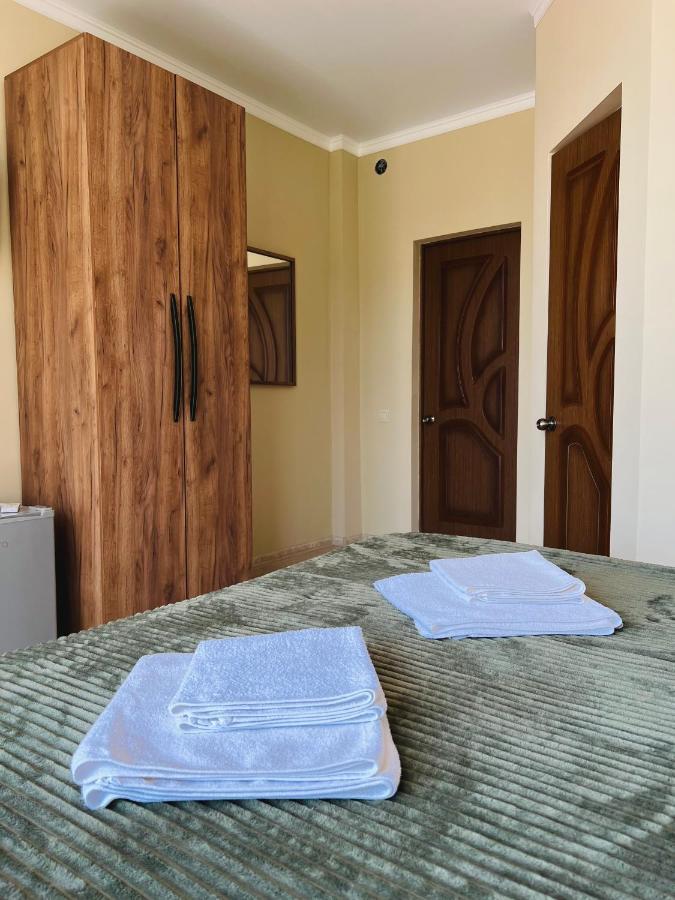 Hotel Golden غاغرا المظهر الخارجي الصورة