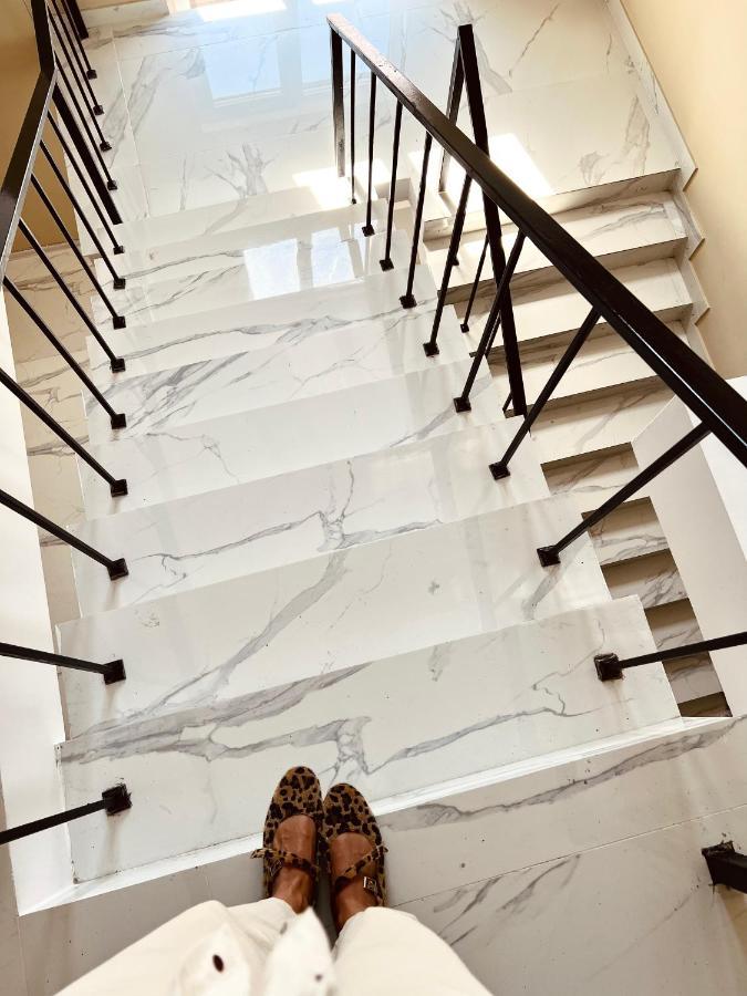 Hotel Golden غاغرا المظهر الخارجي الصورة