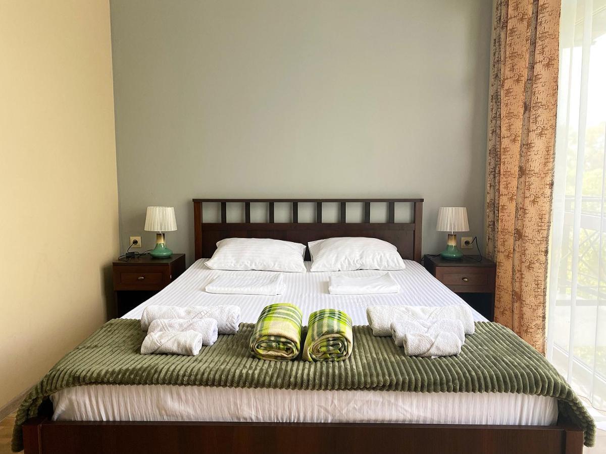 Hotel Golden غاغرا المظهر الخارجي الصورة